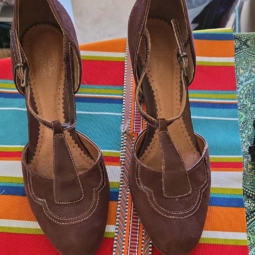 Clarks Artisan Brown Women's T-Strap Shoes